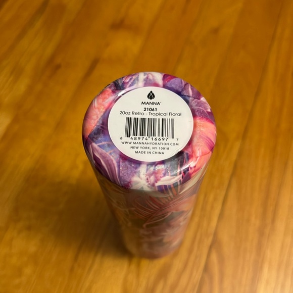 Manna 20 oz Retro Water Bottle - Picture 2 of 3